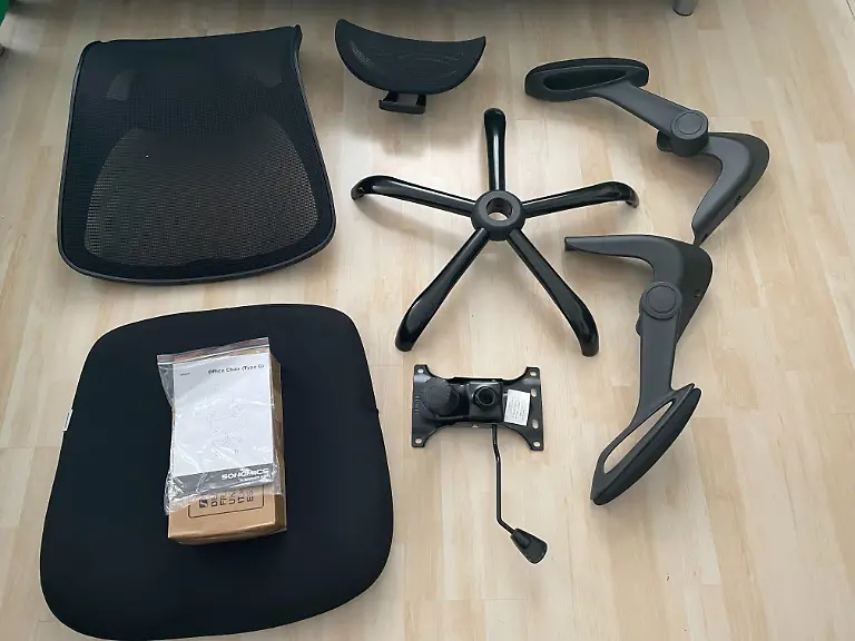 Die-Einzelteile-des-Songmics-Buerostuhls