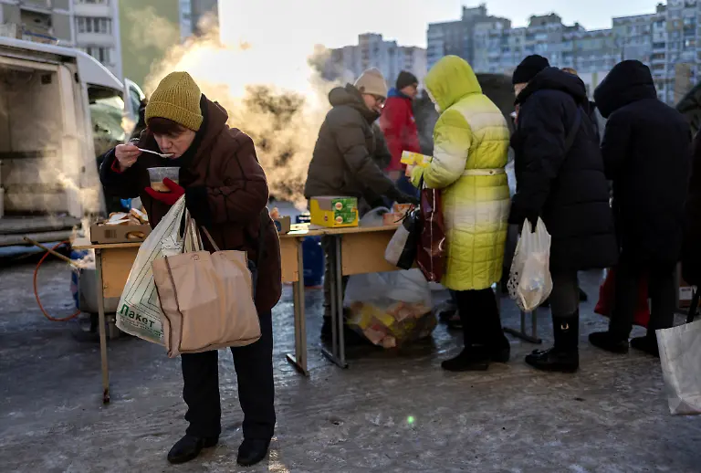 2026-02-03T160133Z_406188341_RC2GEJADUF38_RTRMADP_3_UKRAINE-CRISIS-KYIV-COLD