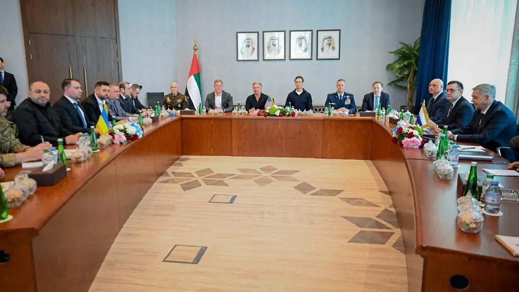 epi_1009077225_REUTERSFOTO_2026-02-04T152920Z 2018822131 RC22FJAMT7OI RTRMADP 3 UKRAINE-CRISIS-RUSSIA-EMIRATES-TALKS.JPG_Second round of tril
