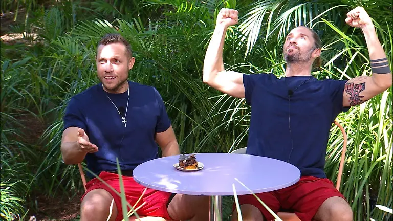 ACHTUNG-SPERRFRIST-FUeR-ALLE-MEDIEN-BIS-ZUM-SHOWENDE-DONNERSTAG-05-FEBRUAR-2026-22-30-UHR-Patrick-Romer-l-und-Gil-Ofarim-in-der-Dschungelpruefung-backWUeRG-Die-Verwendung-des-sendungsbezogenen-Materials-ist-nur-mit-dem-Hinweis-und-Verlinkung-auf-RTL-gestattet