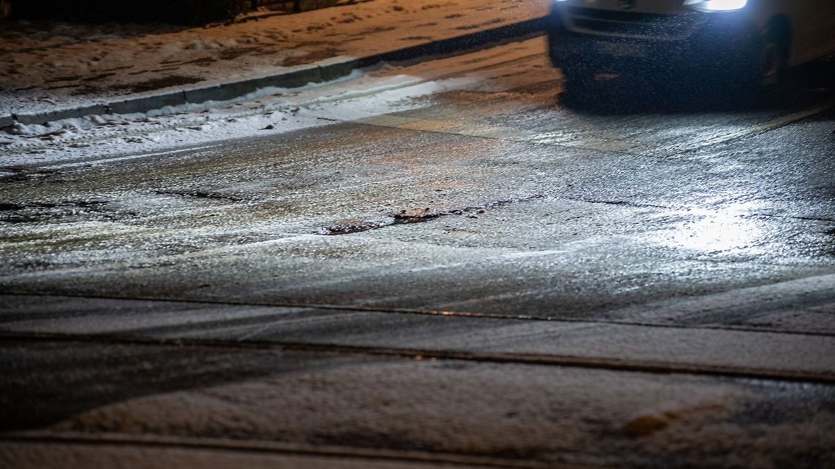 Am Vormittag kann es glatt werden im Südwesten