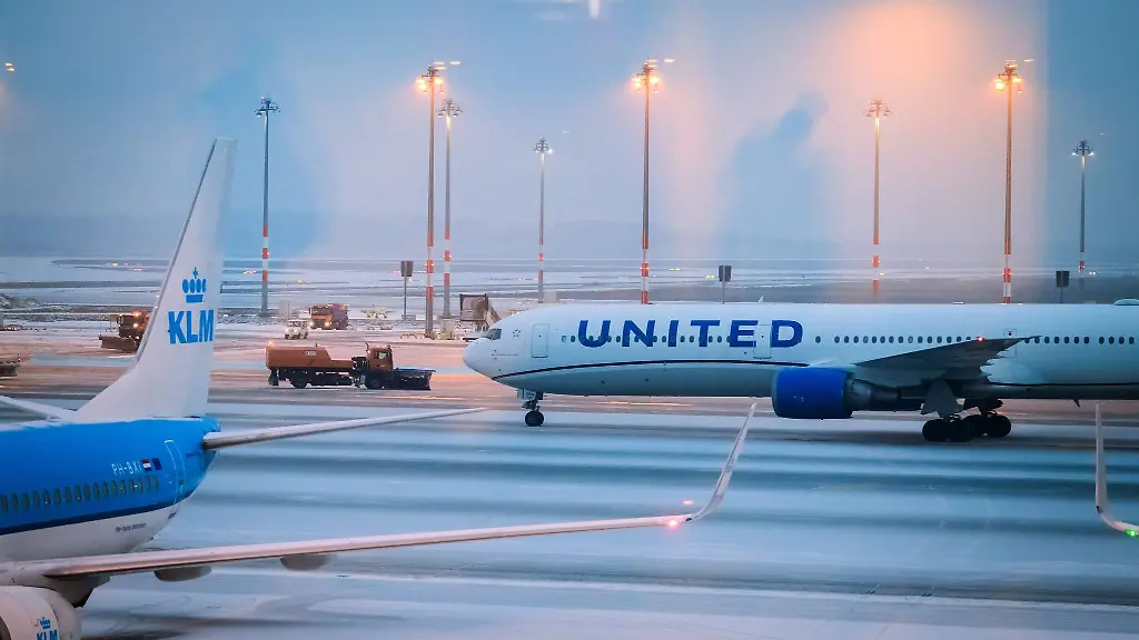 Auch-am-Freitagmorgen-blieb-der-Flughafen-BER-dicht