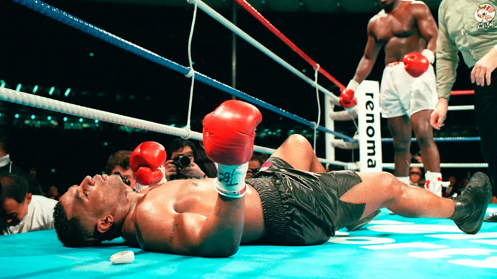 1990-02-11T120000Z-2031634907-GF2EB240FL001-RTRMADP-3-BOXING-TYSON