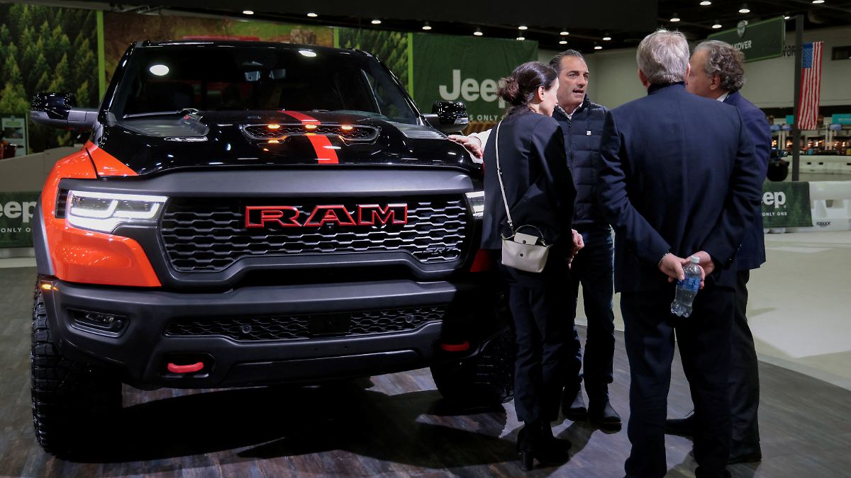 22-Milliarden-Euro-versenkt-Opel-Mutter-Stellantis-zieht-Rei-leine-bei-Elektro-Strategie