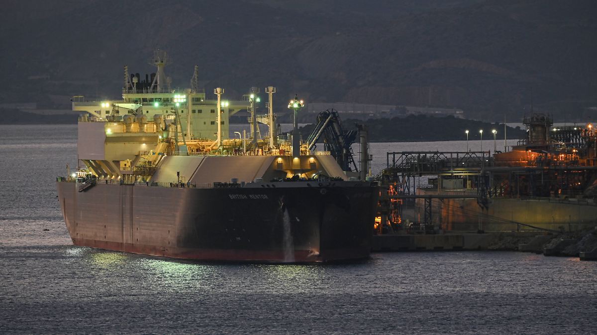 Treten-die-USA-auf-die-Gas-Bremse-Trump-hat-Europa-mit-LNG-Lieferungen-in-der-Hand