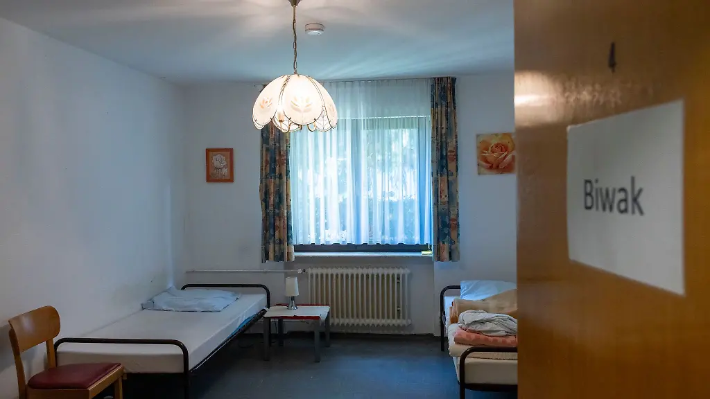 Hessens-Gemeinden-sind-im-Rahmen-der-Gefahrenabwehr-verpflichtet-Betroffenen-von-unfreiwilliger-Obdachlosigkeit-ein-Dach-ueber-dem-Kopf-zu-gewaehren