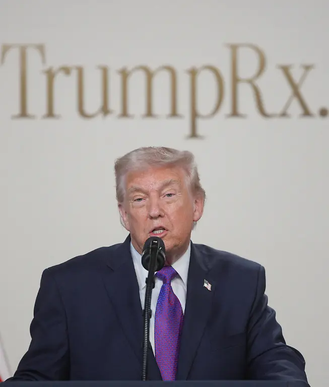2026-02-06T010848Z_1674351865_RC2ZFJAW83V7_RTRMADP_3_USA-TRUMP