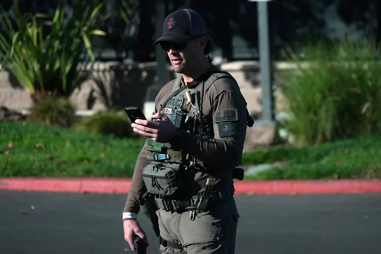 NFL-American-Football-Herren-USA-Super-Bowl-LX-New-England-Patriots-press-conference-PK-Pressekonferenz-Feb-3-2026-Santa-Clara-CA-USA-Department-of-Homeland-Security-special-response-team-police-at-the-New-England-Patriots-Super-Bowl-LX-team-hotel-at-Santa-Clara-Marriott