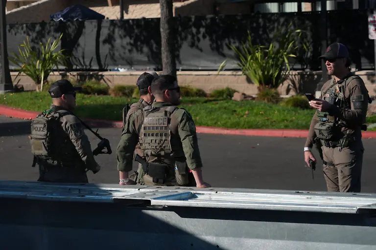 NFL-American-Football-Herren-USA-Super-Bowl-LX-New-England-Patriots-press-conference-PK-Pressekonferenz-Feb-3-2026-Santa-Clara-CA-USA-Department-of-Homeland-Security-special-response-team-police-at-the-New-England-Patriots-Super-Bowl-LX-team-hotel-at-Santa-Clara-Marriott