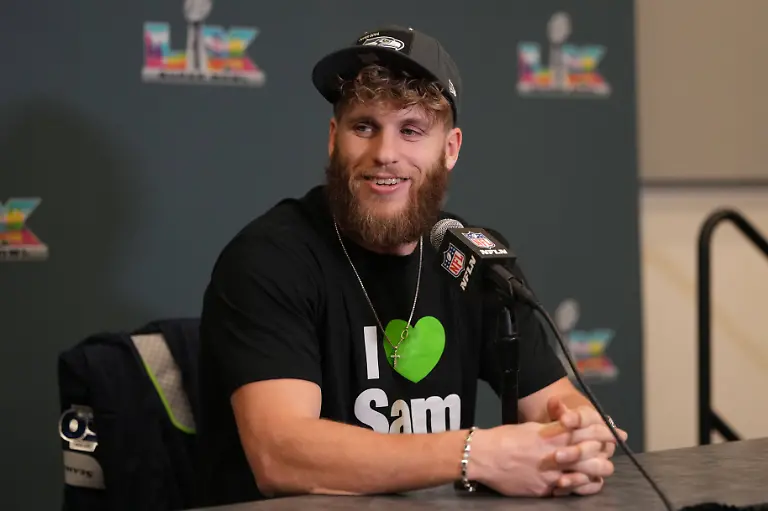 NFL-American-Football-Herren-USA-Super-Bowl-LX-Seattle-Seahawks-press-conference-PK-Pressekonferenz-Feb-5-2026-San-Jose-CA-USA-Seattle-Seahawks-wide-receiver-Cooper-Kupp-10-talks-to-media-members-at-the-San-Jose-Marriott