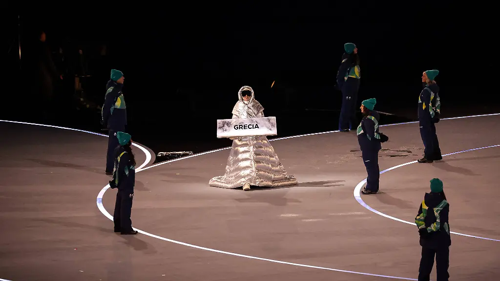 Parade-of-athletes-of-Greece-during-the-Opening-Ceremony-of-the-Olympic-Winter-games-Winterspiele-Spiele-Summer-games-Milano-Cortina-2026-on-February-06-2026-at-the-Milano-San-Siro-Olympic-Stadium-in-Milan-Italy-PUBLICATIONxNOTxINxITA-Copyright-xLucianoxMariaxBisi-IPAxSportx-xipa-agency