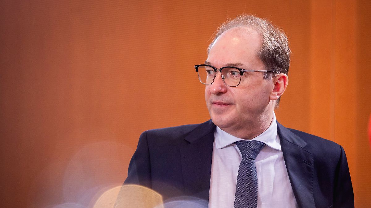 Eine-Million-Belohnung-winkt-Dobrindt-hofft-auf-schnelle-Aufkl-rung-von-Stromnetz-Anschlag