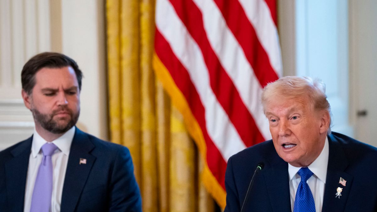Trump verteidigt Vize Vance nach Buhrufen mit Lüge