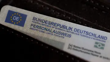 552397277