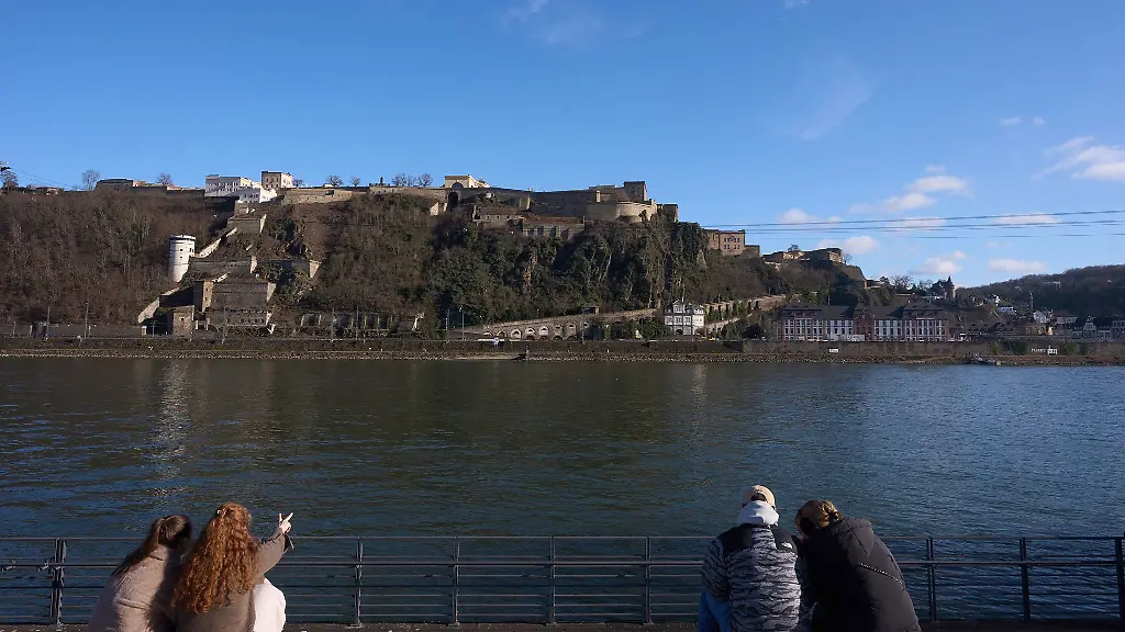 Nach-einem-teils-sonnigen-Samstag-wie-hier-am-Rheinufer-soll-es-in-den-kommenden-Tagen-vielerorts-grau-werden-in-Rheinland-Pfalz-und-im-Saarland