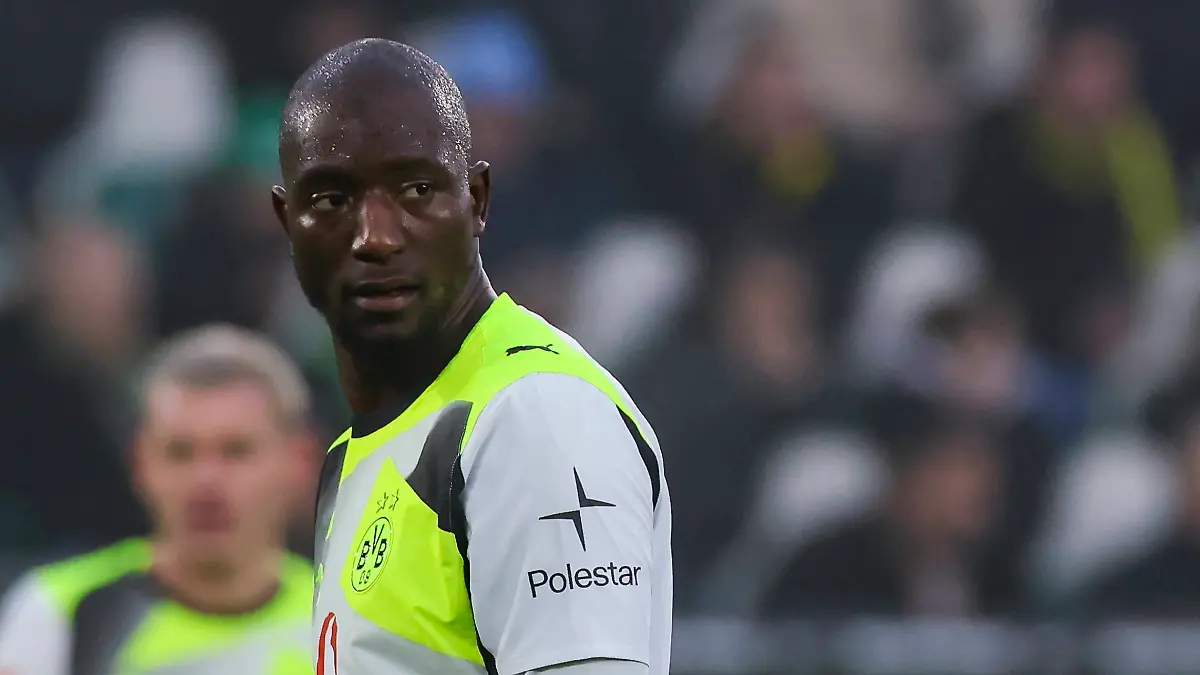 Serhou-Guirassy-Borussia-Dortmund-schaut-enttaeuscht-Bundesliga-VfL-Wolfsburg-v-Borussia-Dortmund-Volkswagen-Arena-am-07-February-2026-in-Wolfsburg-Deutschland-Foto-von-Marco-Steinbrenner-DeFodi-Images-Serhou-Guirassy-Borussia-Dortmund-looks-dejected-Bundesliga-VfL-Wolfsburg-v-Borussia-Dortmund-Volkswagen-Arena-February-7-2026-in-Wolfsburg-Germany-Photo-by-Marco-Steinbrenner-DeFodi-Images-DFL-regulations-prohibit-any-use-of-photographs-as-image-sequences-and-or-quasi-video