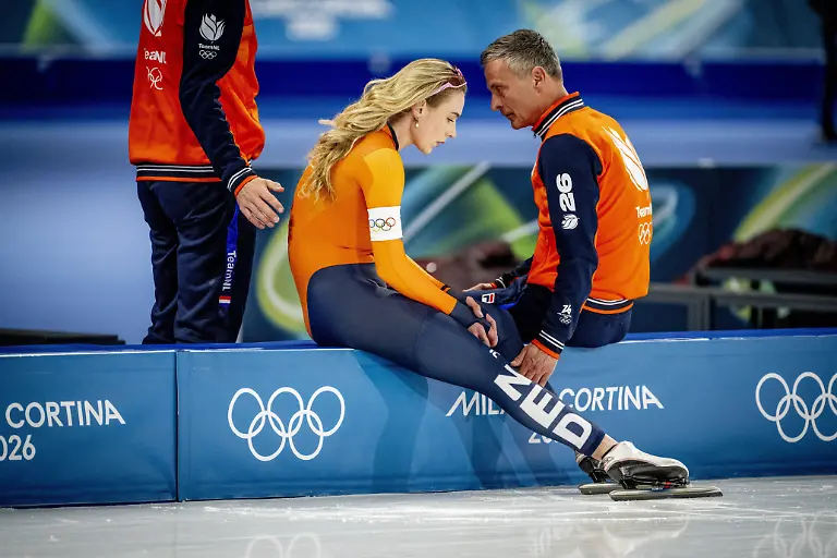 MILAN-Joy-Beune-during-the-3-000-meters-in-long-track-speed-skating-at-the-Milano-Speed-Skating-Stadium-at-the-Milan-Winter-Olympics-ROBIN-UTRECHT-ANP-netherlands-out-belgium-out-PUBLICATIONxINxGERxSUIxAUTxONLY-Copyright-xx-x549934307x-originalFilename-549934307