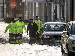 Schon jetzt Milliarden-Schäden: Spanien und Portugal bereiten sich auf nächstes Unwetter vor