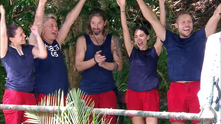 ACHTUNG-SPERRFRIST-FUeR-ALLE-MEDIEN-BIS-ZUM-SHOWENDE-SAMSTAG-07-FEBRUAR-2026-22-30-UHR-V-l-Simone-Ballack-Hubert-Fella-Gil-Ofarim-Samira-Yavuz-und-Patrick-Romer-treten-zur-Dschungelpruefung-Creek-der-Sterne-an-Die-Verwendung-des-sendungsbezogenen-Materials-ist-nur-mit-dem-Hinweis-und-Verlinkung-auf-RTL-gestattet