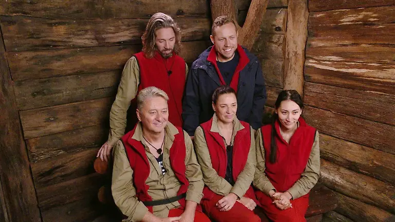 ACHTUNG-SPERRFRIST-FUeR-ALLE-MEDIEN-BIS-ZUM-SHOWENDE-SAMSTAG-07-FEBRUAR-2026-22-30-UHR-Die-Halbfinalisten-Oben-Gil-Ofarim-l-und-Patrick-Romer-Unten-v-l-Hubert-Fella-Simone-Ballack-und-Samira-Yavuz-Die-Verwendung-des-sendungsbezogenen-Materials-ist-nur-mit-dem-Hinweis-und-Verlinkung-auf-RTL-gestattet