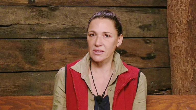 ACHTUNG-SPERRFRIST-FUeR-ALLE-MEDIEN-BIS-ZUM-SHOWENDE-SAMSTAG-07-FEBRUAR-2026-22-30-UHR-Simone-Ballack-macht-im-Dschungeltelefon-klar-dass-sie-nun-weitere-Antworten-von-Gil-erwartet-Die-Verwendung-des-sendungsbezogenen-Materials-ist-nur-mit-dem-Hinweis-und-Verlinkung-auf-RTL-gestattet