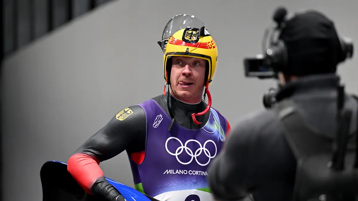 Rodeln-Olympia-Vorkampf-Einsitzer-Maenner-Vorkampf-Lauf-2-im-Sliding-Centre-Felix-Loch-Deutschland-im-Ziel