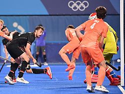 Hamburg & Schleswig-Holstein: UHC-Herren ziehen ins Hallenhockey-Finale ein