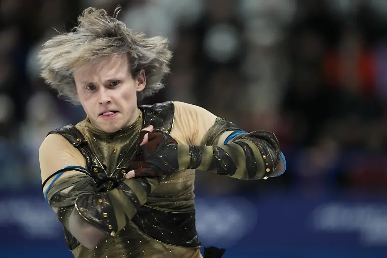 Olympia-Olympische-Winterspiele-Mailand-Cortina-2026-Eiskunstlauf-Team-Maenner-Ilia-Malinin-aus-den-USA-in-Aktion-auf-dem-Eis