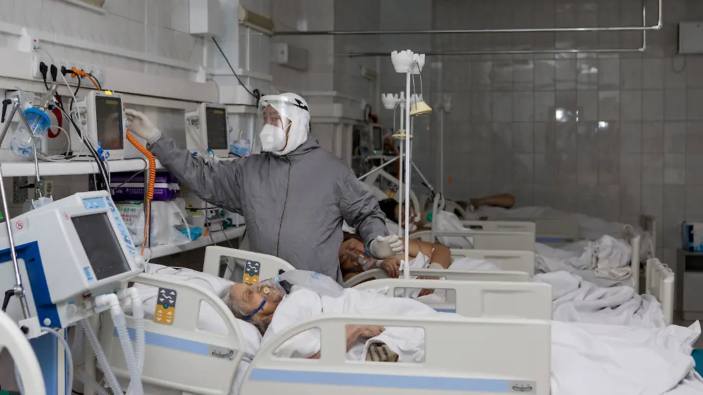 Patienten-auf-einer-Corona-Station-im-russischen-Ulan-Ude