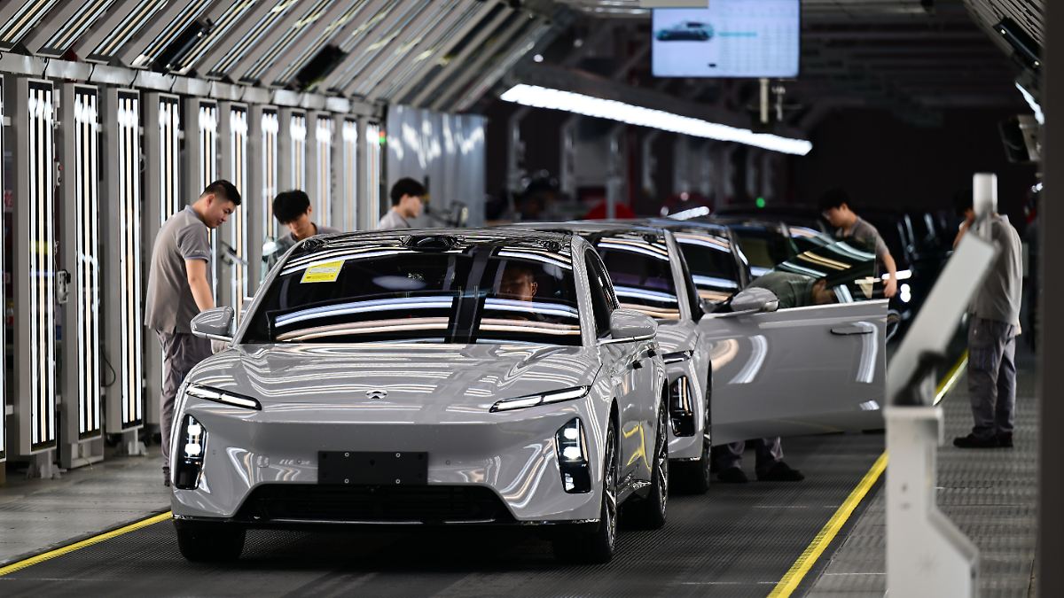 Abstieg-dauert-an-Nio-wird-im-Januar-nur-ein-einziges-Auto-in-Deutschland-los
