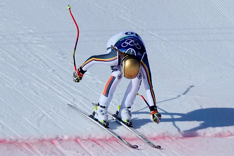 Olympia-Olympische-Winterspiele-Mailand-Cortina-2026-Ski-alpin-Abfahrt-Frauen-Emma-Aicher-Deutschland-faehrt-ins-Ziel