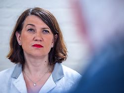 Mecklenburg-Vorpommern: Kritik an Schulbefreiung für Ministerin-Sohn für Urlaub