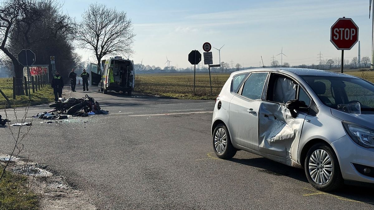 Motorradfahrer schwer verletzt - Hubschrauber im Einsatz