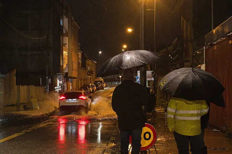 Galicia-records-wind-gusts-of-146-km-h-and-accumulations-of-more-than-53-liters-per-square-meter-Flooded-streets-on-February-7-2026-in-O-Santo-Pontevedra-Galicia-Spain-The-storm-has-left-in-Galicia-during-this-day-gusts-of-wind-146-kilometers-per-hour-and-accumulations-of-water-of-more-than-53-liters-per-square-meter-according-to-information-from-MeteoGalicia-07-FEBRUARY-2026-SEASONAL-RAIN-WEATHER-WIND-PIXELADA-Elena-Ferna-O-Santo-Pontevedra-Galicia-O-Santo-Pontevedra-Galicia-Galicia-Spain-PUBLICATIONxNOTxINxESP-Copyright-xElenaxFernandezx-7273374