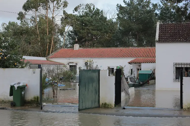 SEIXAL-PORTUGAL-FEBRUARY-7-An-old-museum-and-its-surrounding-area-are-flooded-by-a-large-amount-of-water-following-severe-flooding-in-Seixal-near-Lisbon-Portugal-on-February7-2026