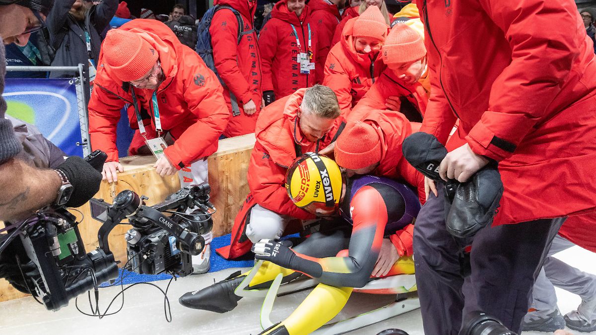 Rennrodler-berragt-alle-Max-Langenhan-holt-erstes-Gold-f-r-Deutschland