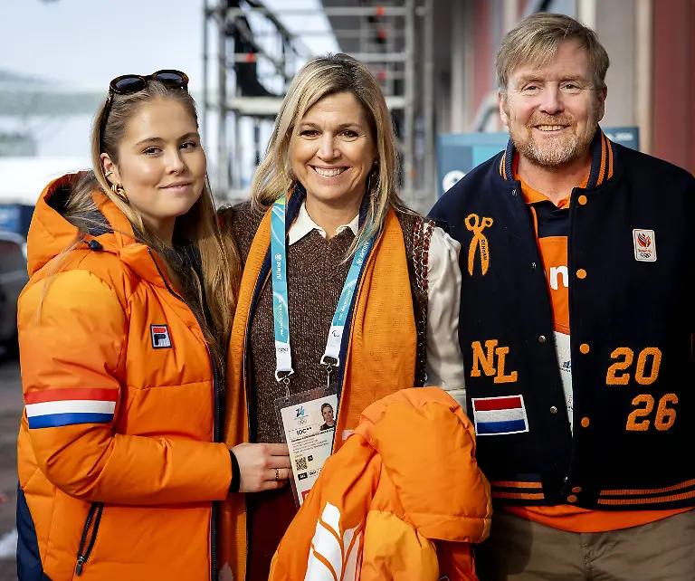 MILAN-Princess-Amalia-Queen-Maxima-and-King-Willem-Alexander-before-the-5-000-meter-long-track-Speed-skating-Eisschnelllauf-event-at-the-Milan-Speed-Skating-Stadium-at-the-Milan-Winter-Olympics-SEM-VAN-DER-WAL-ANP-xVIxANPxSportx-xxANPxIVx-550049956-originalFilename-550049956