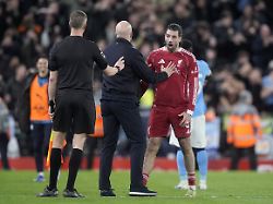 "Gesunder Menschenverstand?": Trainer ärgern sich: Weil Haaland foult, fliegt Gegenspieler vom Platz