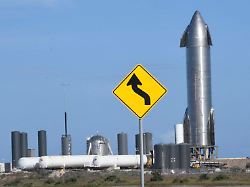 Milliardendeal und Börsengang: SpaceX legt Mars-Pläne auf Eis und peilt den Mond an