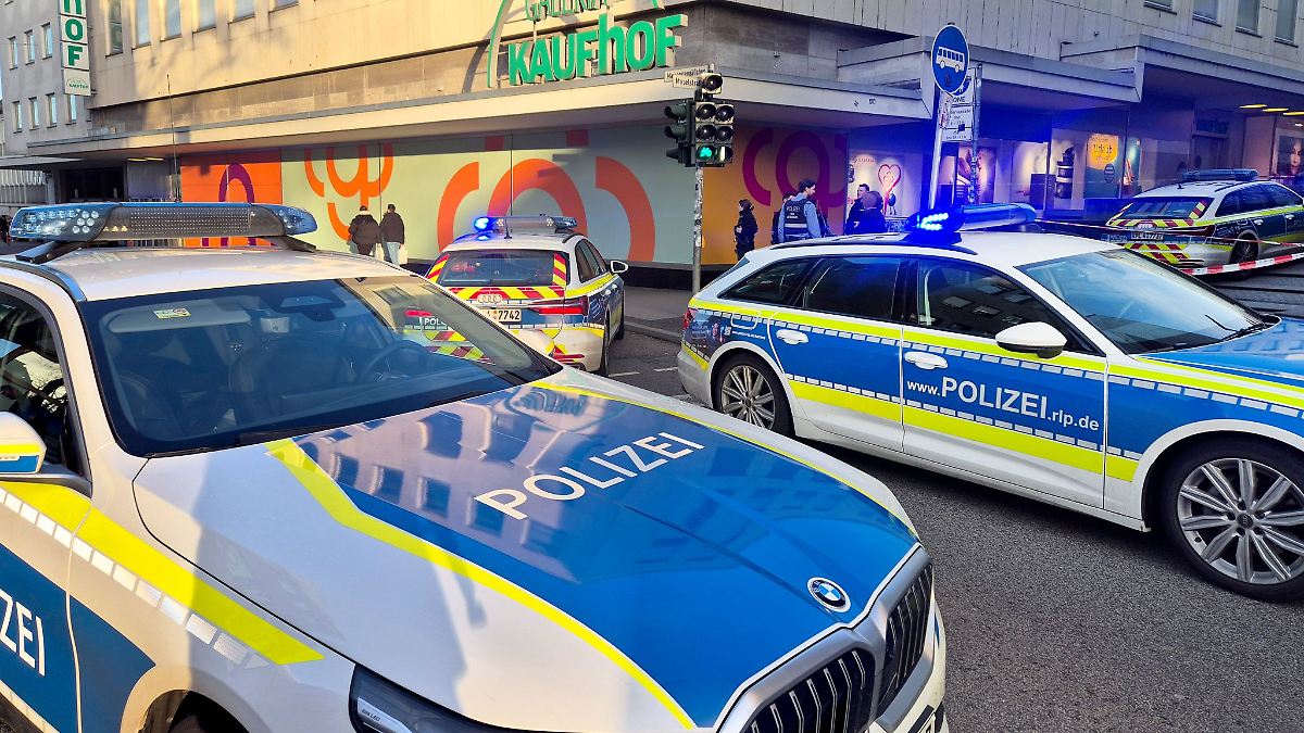 Mann mit Messer in Innenstadt: Was sind die Hintergründe?