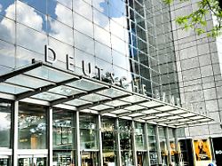 Fehler eingeräumt: Deutsche Bank ist Epstein-Probleme "systematisch angegangen"