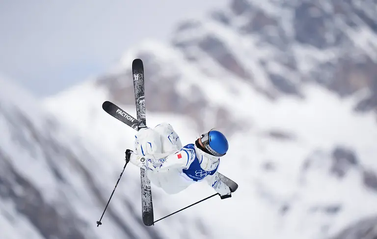 260209-LIVIGNO-Feb-9-2026-Gu-Ailing-of-China-competes-during-the-freestyle-skiing-women-s-freeski-slopestyle-final-at-the-Milan-Cortina-2026-Olympic-Winter-games-Winterspiele-Spiele-Summer-games-in-Livigno-Italy-Feb-9-2026