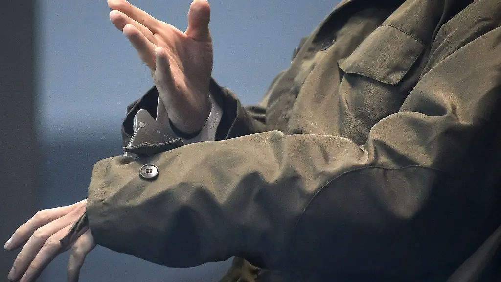 Blick-auf-die-Haende-des-Todesfahrers-vom-Magdeburger-Weihnachtsmarkt-waehrend-des-Prozesstags