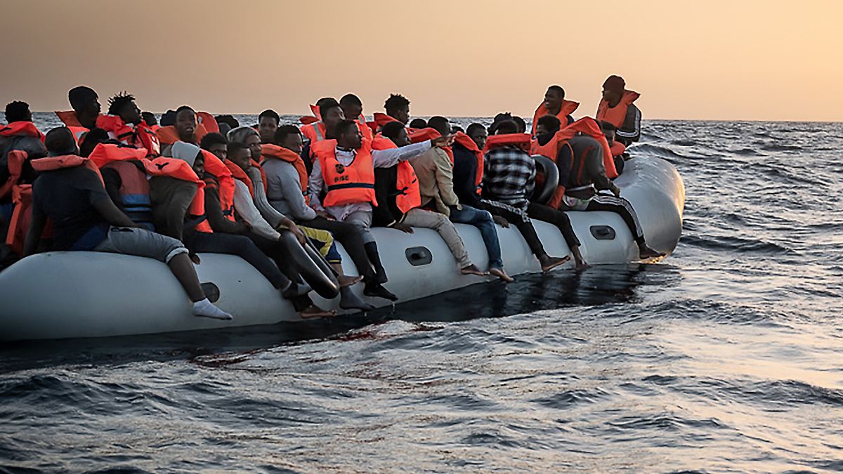 Nur-zwei-Frauen-gerettet-Fl-chtlingsboot-kentert-vor-libyscher-K-ste-53-Menschen-vermisst