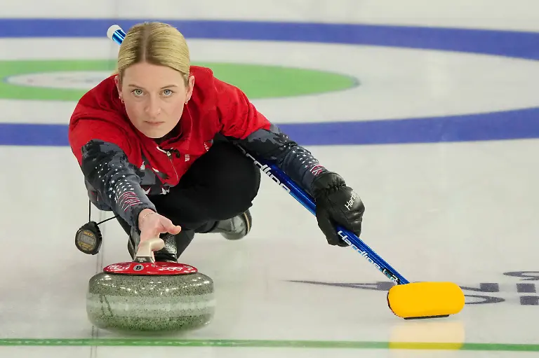 Olympics-Curling-Mixed-Doubles-Round-Robin-Feb-9-2026-Cortina-d-Ampezzo-Italy-Cory-Thiesse-of-Team-United-States-during-a-curling-mixed-doubles-match-during-the-Milano-Cortina-2026-Olympic-Winter-games-Winterspiele-Spiele-Summer-games-at-Cortina-Curling-Olympic-Stadium