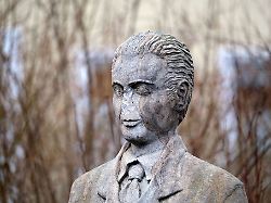 Niedersachsen & Bremen: Erneut Nasen von Statuen abgeschlagen