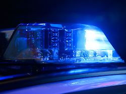 Hamburg & Schleswig-Holstein: Einbruch in Harburg: Auto durchbricht Schaufenster