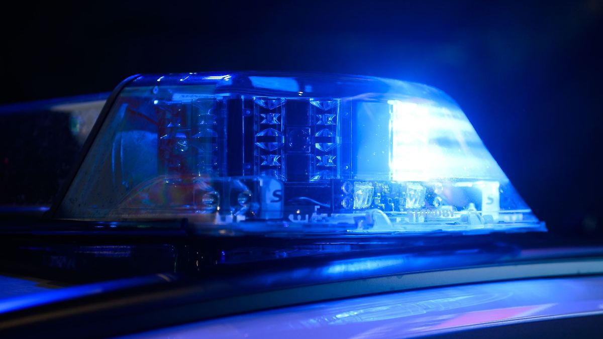 Auto kracht in Juwelier – mutmaßliche Einbrecher gefasst