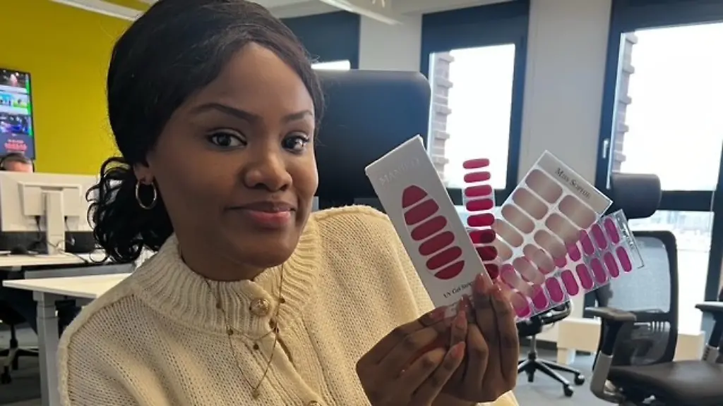 Getestet-im-Alltag-Wie-gut-halten-DIV-Gel-Strips-beim-Tippen-Haende-waschen-und-bei-Haushaltsaufgaben