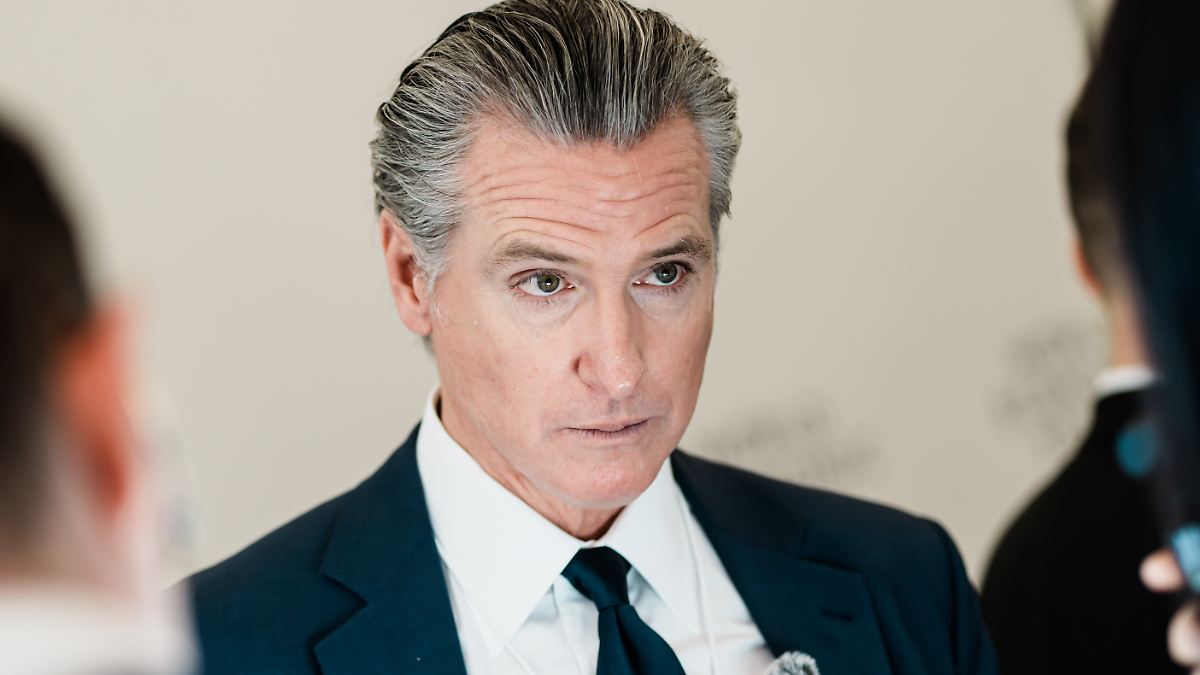 -Kurze-Begegnung-Merz-trifft-Trump-Gegner-Newsom-bei-Sicherheitskonferenz